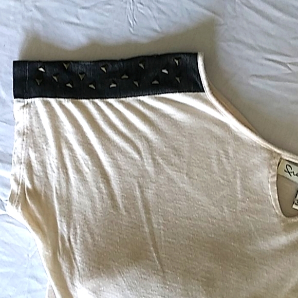 French Laundry Embellish Shoulder Ivory Top - Picture 3 of 6